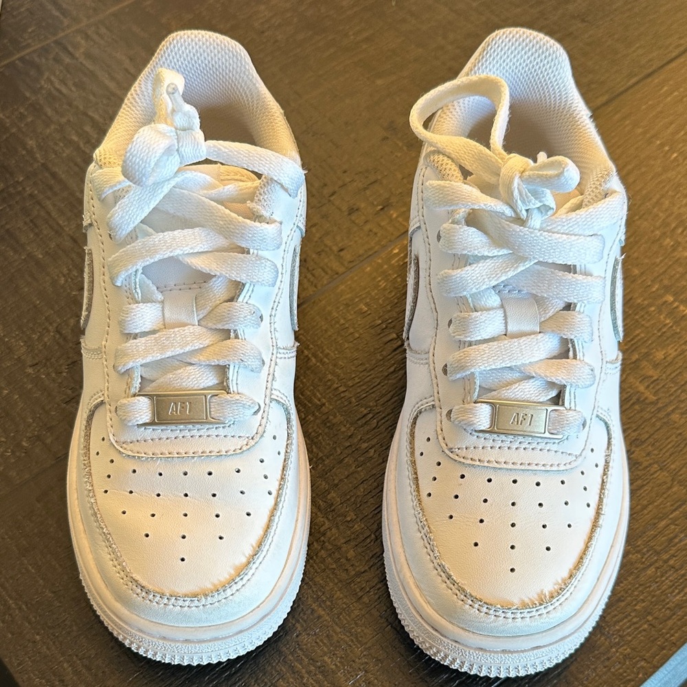 Air Force 1s 1Y